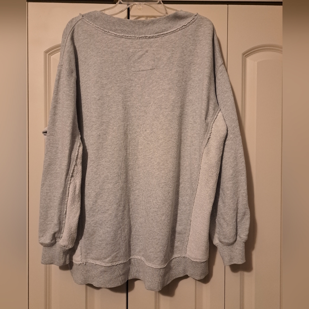 Aerie Light Gray V-Neck Women's Sweater XS - Picture 3 of 4